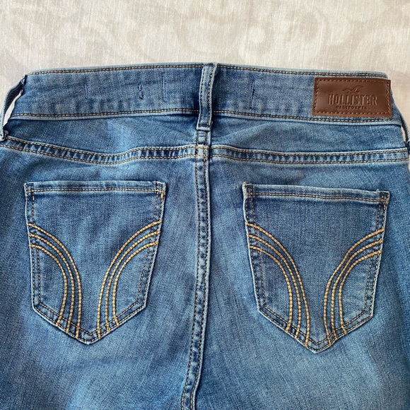 Hollister Low- Rise crop super skinny jeans - Picture 2 of 4